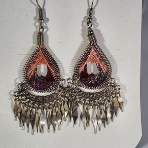 Earrings Gold Tone tear drop shape mauve rainbow thread center with metal fringe